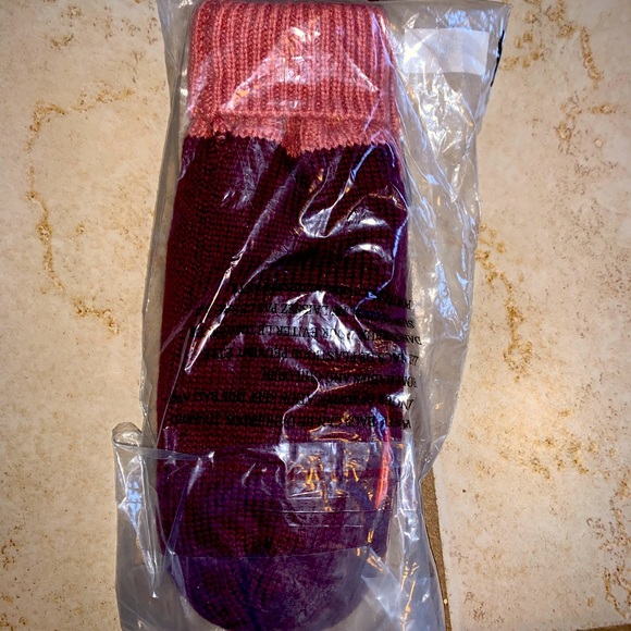 NWT Plum Sherpa lined knit mittens. Purple, pink and orange. CHROMA ECO MITTEN - Picture 2 of 5